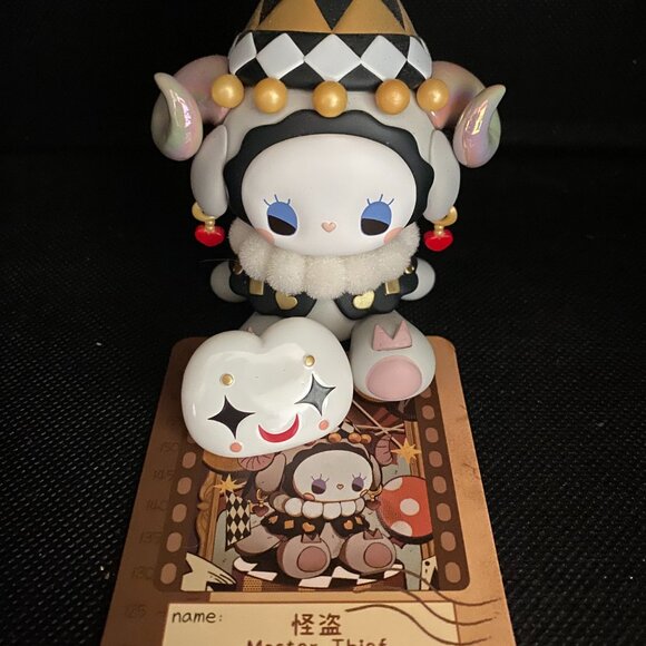 Emma- Master Thief - Picture 2 of 3